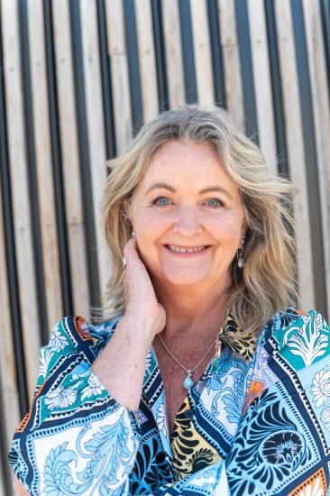 lisa-saltnes-about-us